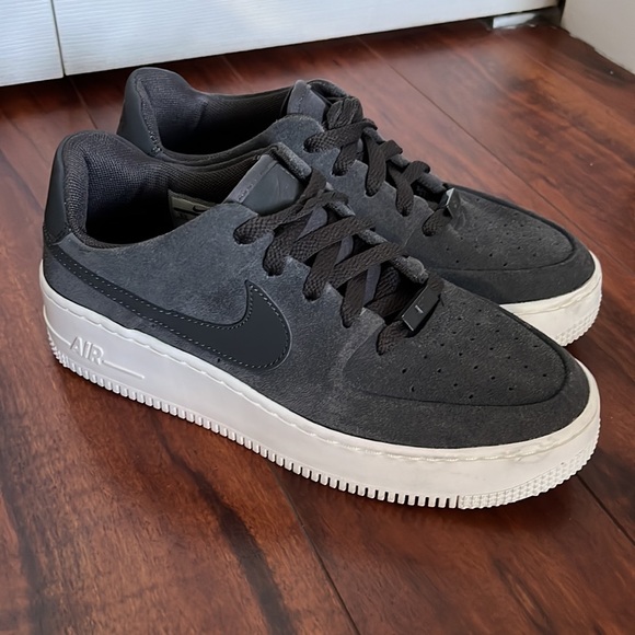 Nike AF1 Sage low top grey sneakers